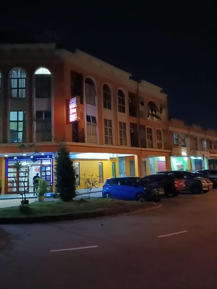Jam Hotel Kota Warisan Sepang @ Erl Salak Tinggi, Klia 1-2 & F1 Dış mekan fotoğraf