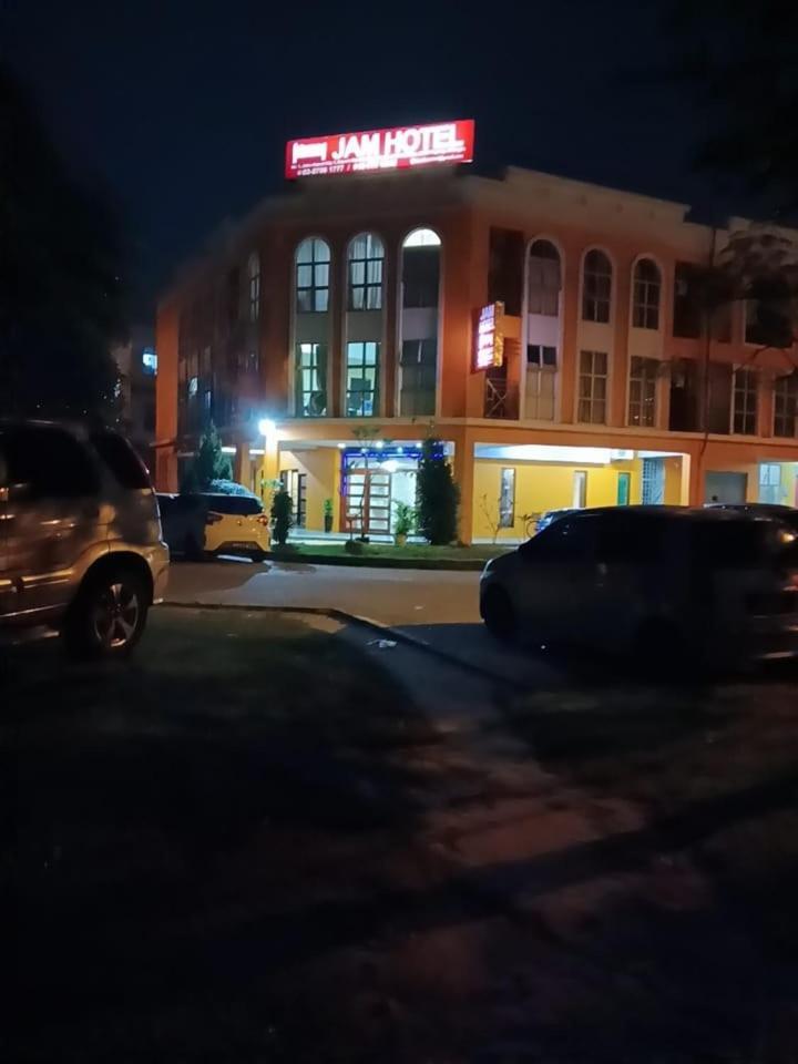 Jam Hotel Kota Warisan Sepang @ Erl Salak Tinggi, Klia 1-2 & F1 Dış mekan fotoğraf