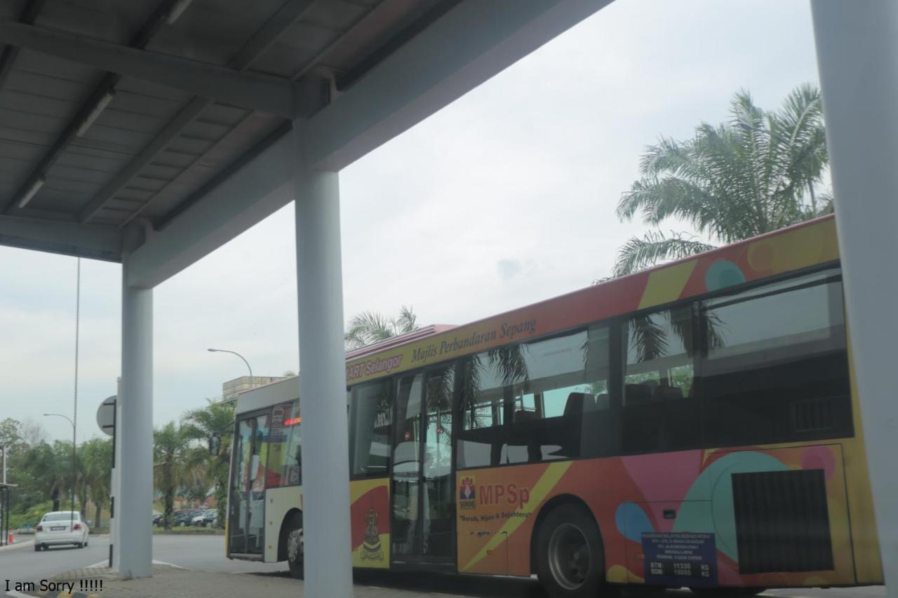 Jam Hotel Kota Warisan Sepang @ Erl Salak Tinggi, Klia 1-2 & F1 Dış mekan fotoğraf
